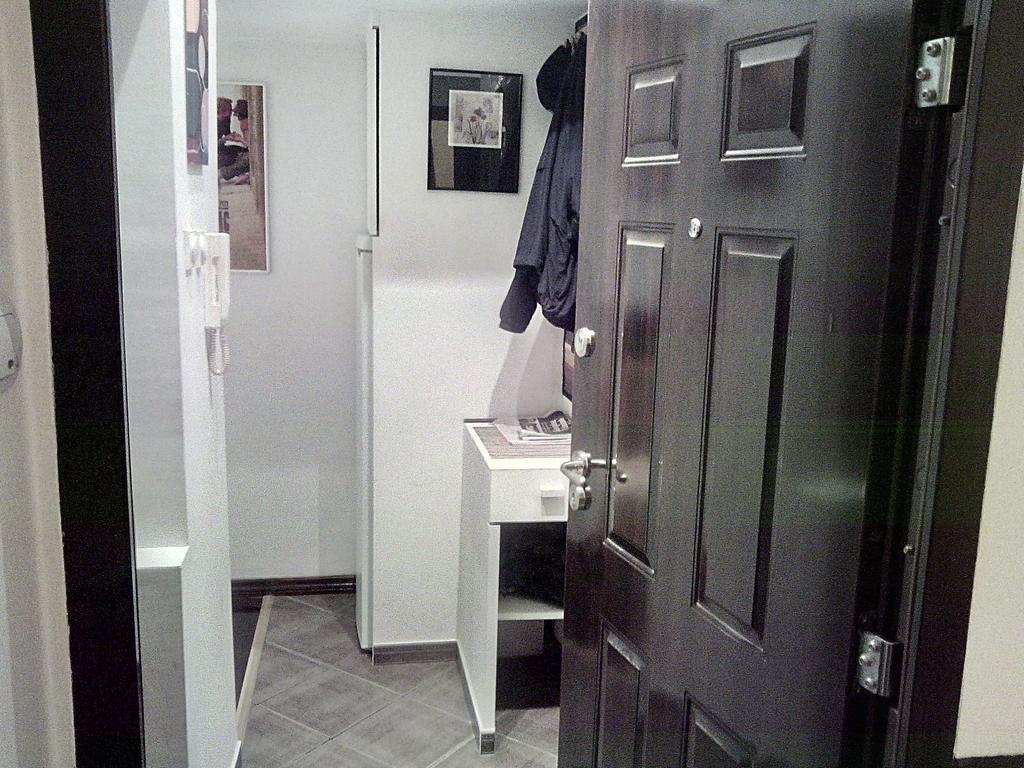 Slavija Square Apartment Cvetni Trg Белград Стая снимка